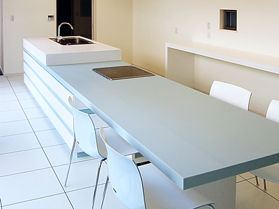 sites/corian.jp/IMG/jpg/my_style_kitchen_colorful02_img01.jpg