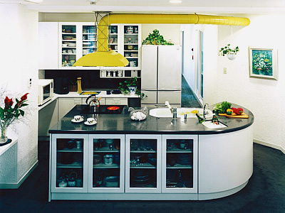 sites/corian.jp/IMG/jpg/my_style_kitchen_colorful06_img01.jpg