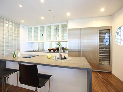 sites/corian.jp/IMG/jpg/my_style_kitchen_elegant04_img01.jpg