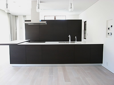 sites/corian.jp/IMG/jpg/my_style_kitchen_modern01_img01.jpg