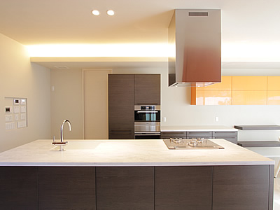 sites/corian.jp/IMG/jpg/my_style_kitchen_modern02_img01.jpg