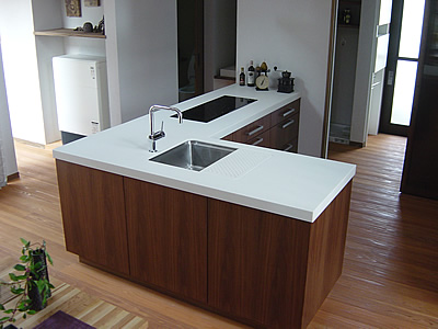 sites/corian.jp/IMG/jpg/my_style_kitchen_naturalmodern10_img01.jpg