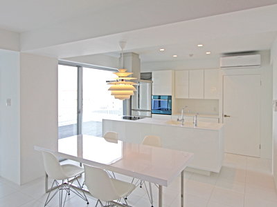 sites/corian.jp/IMG/jpg/my_style_kitchen_simple02_img01.jpg